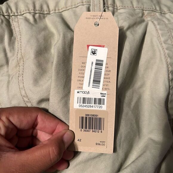 New Levi’s shorts  - Picture 3 of 4